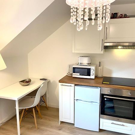 London Studio Self Contained, Newly Furbished Екстериор снимка