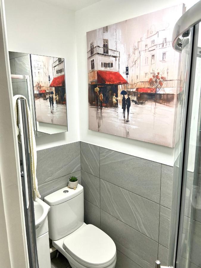 London Studio Self Contained, Newly Furbished Екстериор снимка