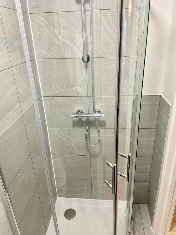 London Studio Self Contained, Newly Furbished Екстериор снимка